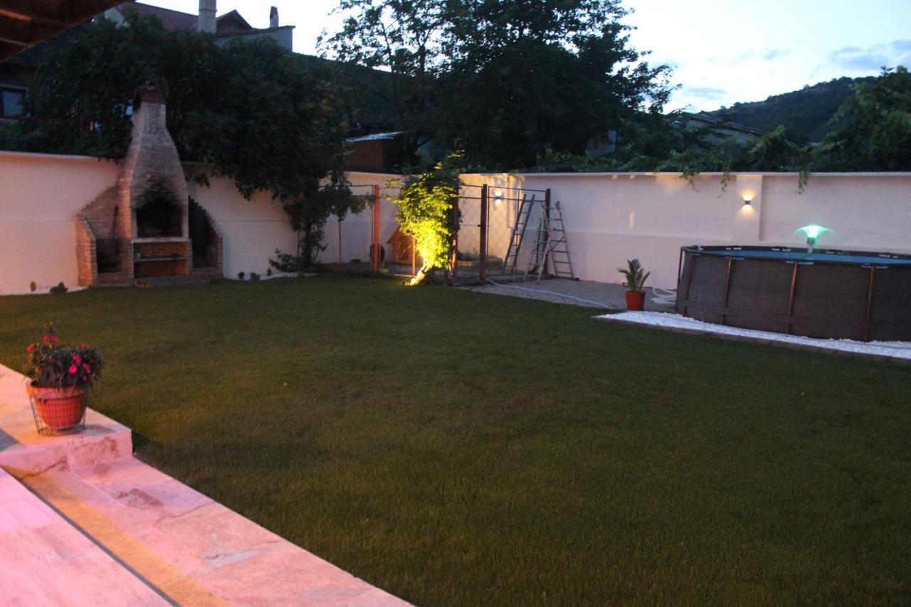 Pretty Garden Βίλα Orşova Εξωτερικό φωτογραφία
